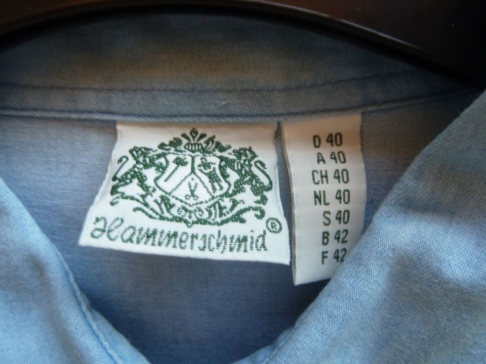 Trachtenbluse aus hellblauem Jeansstoff, Gr. 40 in Bubenreuth