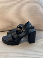 Elegante Tamaris Sandaletten - NEU & ungetragen - Größe 40 Hessen - Bad Homburg Vorschau