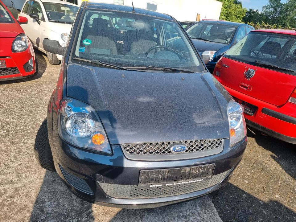 Ford Fiesta 1,4 Benzin BJ:2006 Tüv 01/2026 Grau 3Türe in Hövelhof