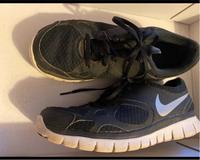 Nike Sneaker Gr. 39/ 5,5 schwarz sehr gut Saarland - Neunkirchen Vorschau