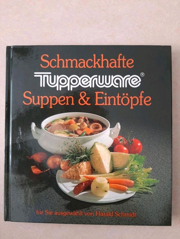 Tupperware Bücher je 1 Euro in Bad Wildungen