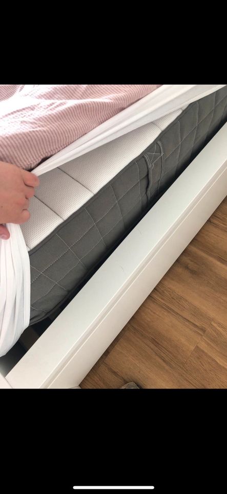 Ikea Malm Bett (160x200 cm) in Düsseldorf