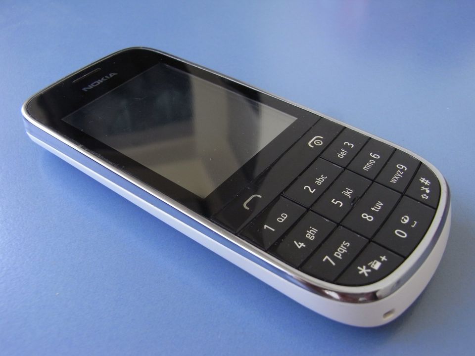 Nokia 203 RM-832 Schwarz (ohne Simlock) Handy in Bayern - Neu Ulm, Nokia  Handy gebraucht kaufen