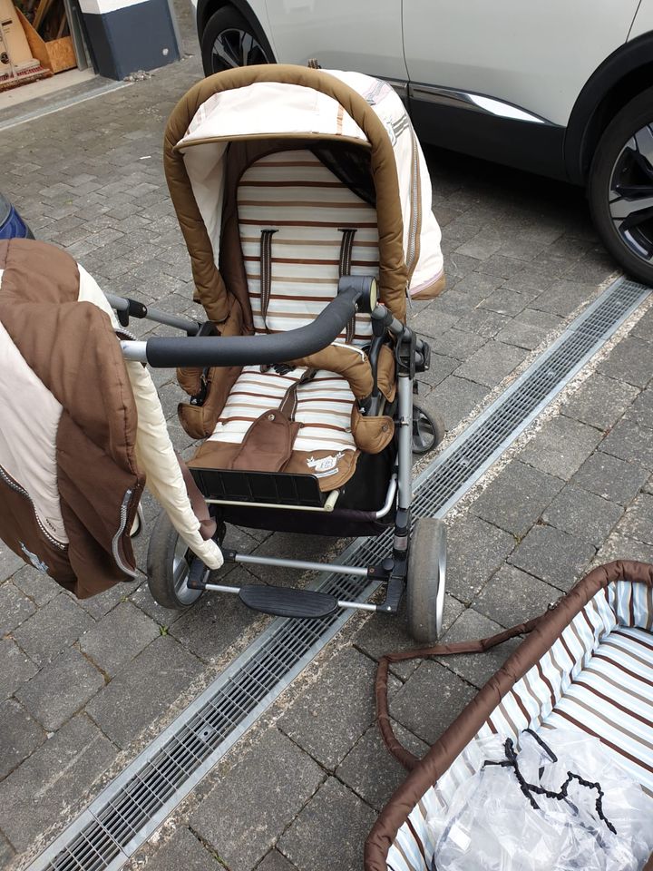 Kinderwagen/Buggy mit Babyschale in Heiligenmoschel