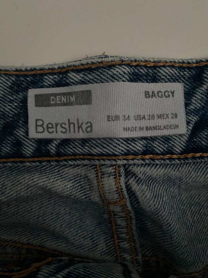 Bershka baggy Jeanshose in Herne