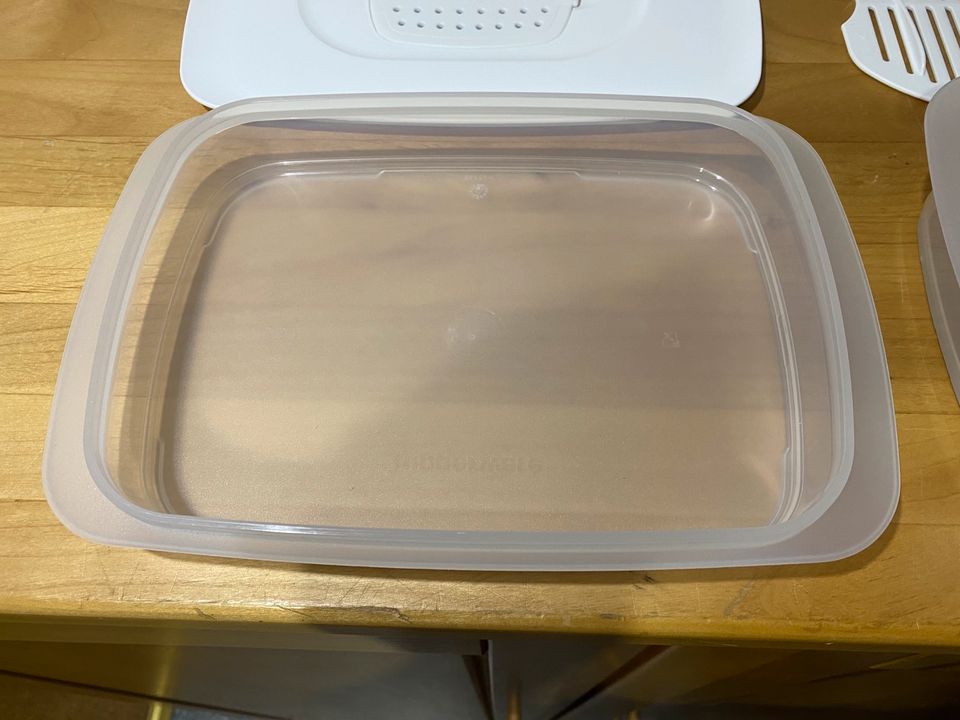 Aufschnitt Stapelbox mit Klimadeckel Tupperware in Göggingen