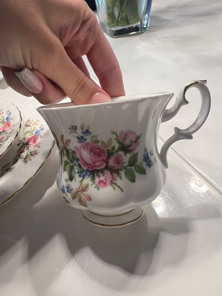 Royal Albert „Moss Rose“, Kaffee Set, Geschirr, Porzellan in Krefeld