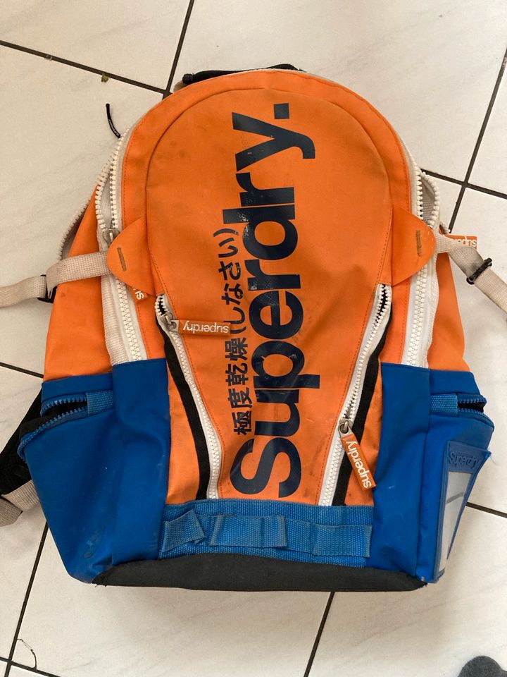 Rucksack Superdry, orange blau, selten in Rüsselsheim