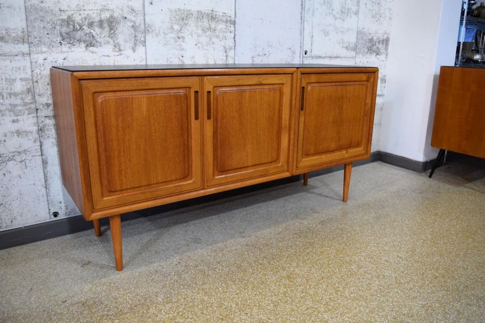 60er 70er Jahre Teak Sideboard, Anrichte, Kommode. in Hannover