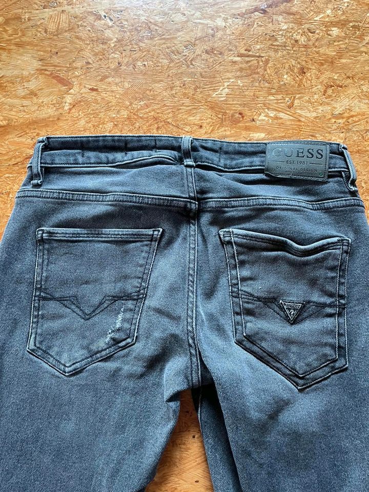 Guess Jeans Miami Skinny Gr. 30 bzw. 46 in Marklohe