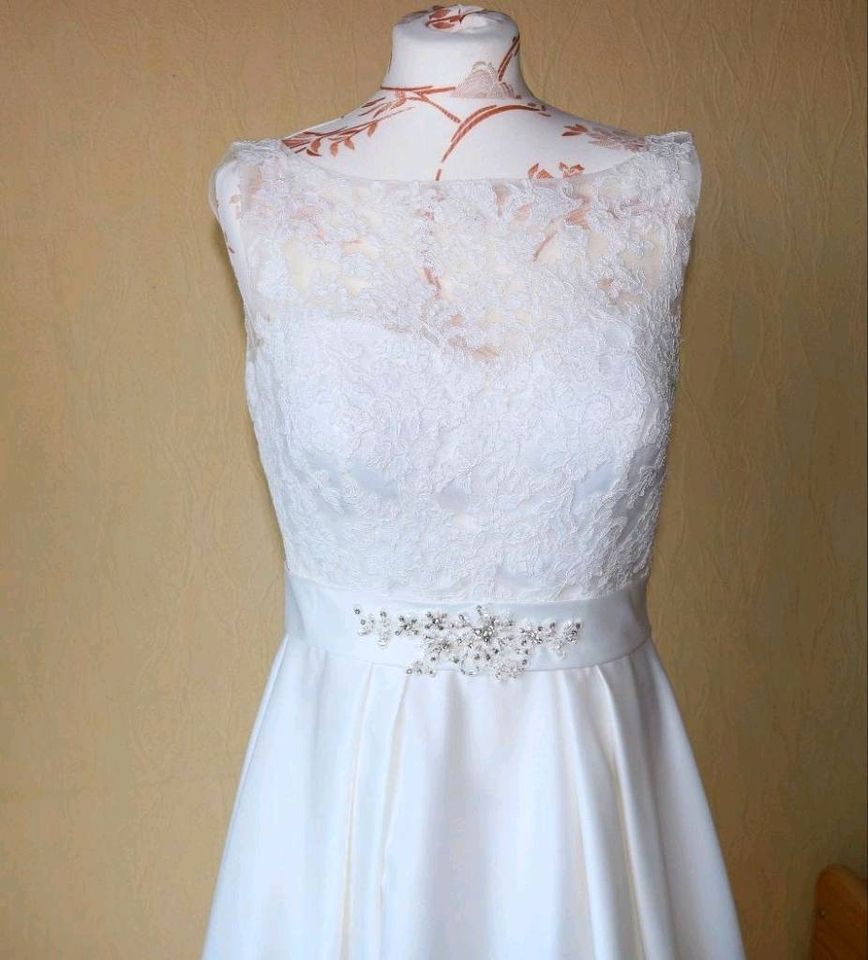 Brautkleid Hochzeitskleid A-Linie mit Schleppe, Gr. 36, Ivory in Waldbrunn