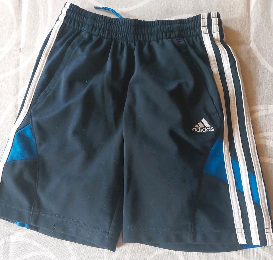 Fussball Shorts gr.140 adidas in Ramsthal