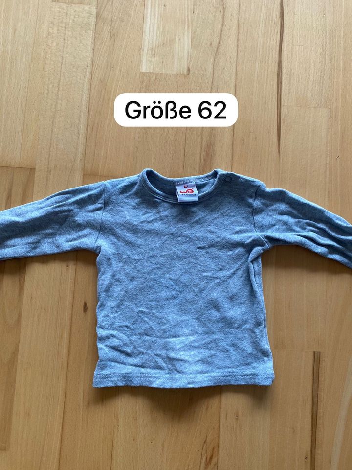 Shirts /Oberteil /Jäckchen Mädchen langarm 62/68 in Hamburg