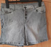 Damen Hotpants, Marke C&A, Farbe hellgrau, Bundweite 42 cm Bayern - Bad Kissingen Vorschau