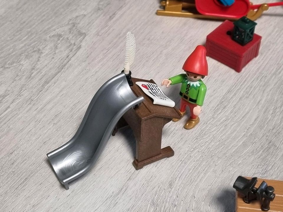 Playmobil Weihnachtsmann Wichtel Werkstatt Renntier in Rehfelde