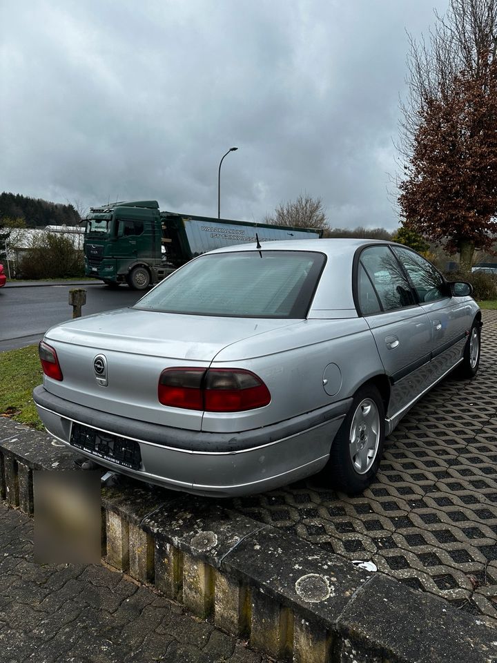 Opel Omega B 3.0 mv6 (auch tauschen) in Oberlauch