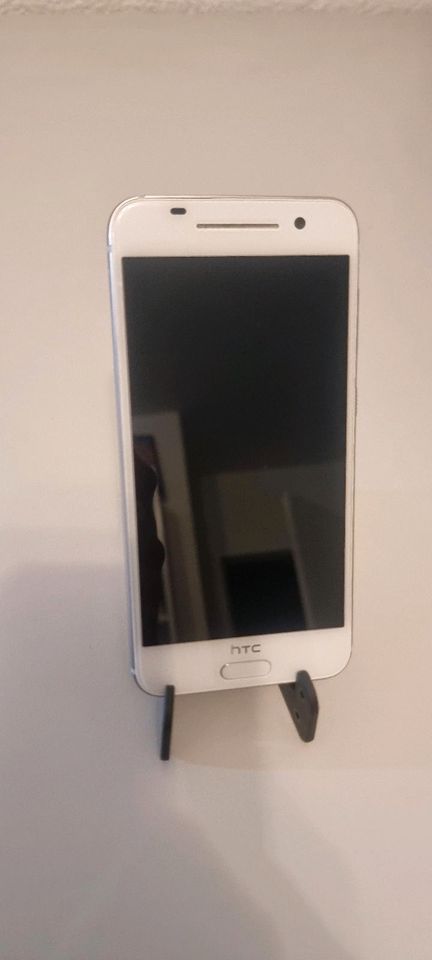 HTC One A9 / Weiß - Silber in Nersingen