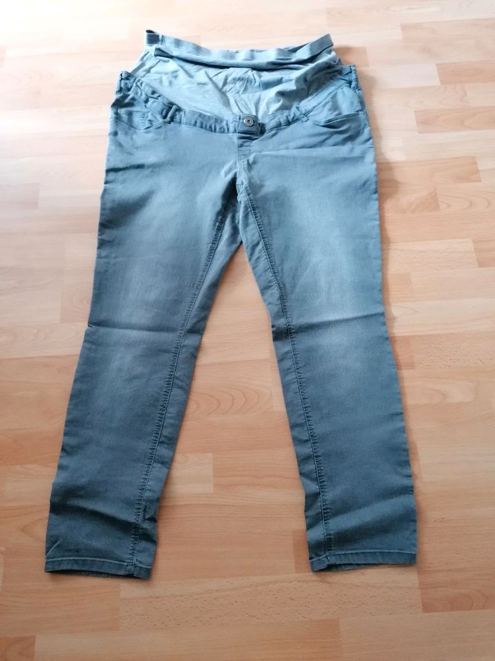 Umstandsmode große Größen Jeans im Paket in Tiefenbronn