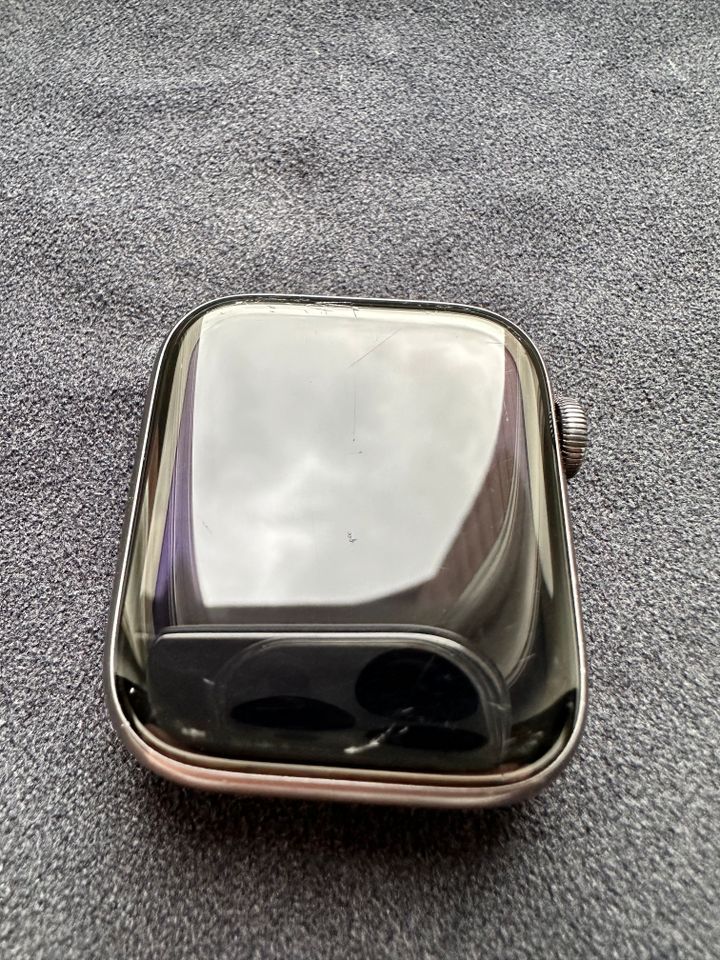 Nike Apple watch Series 4 /44mm in Lübben