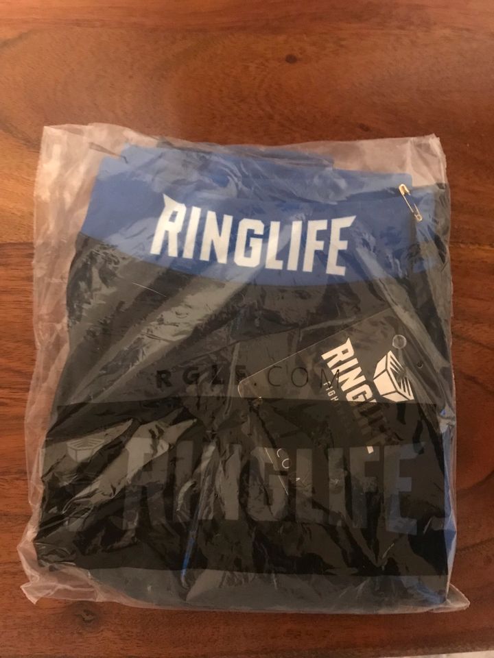 Ringlife x NFC Fighting Shorts und Handschuhe in Essen