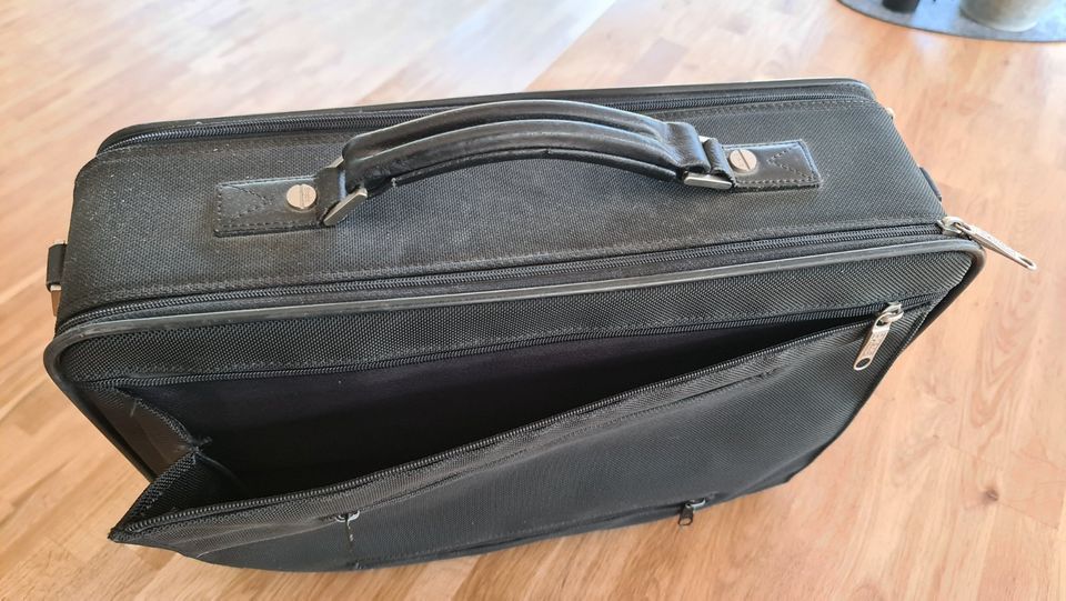 Verkaufe Tasche für Notebook von STRATIC BALLISTIC (gebraucht) in Meine