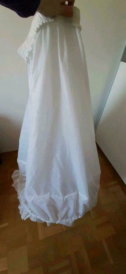 ❤️ Brautkleid mit Reifrock Gr. S/M + lila Handschuhe♥️ in München