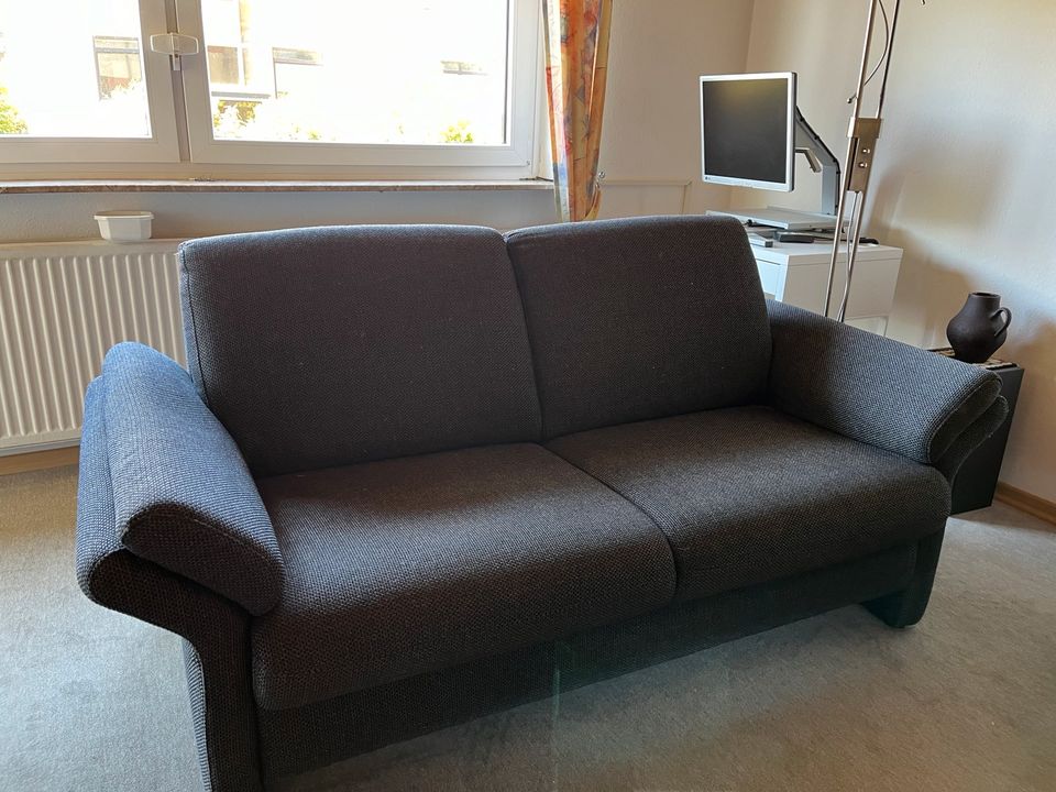 3er und 2er Sofa mit Marmortisch in Wolfsburg