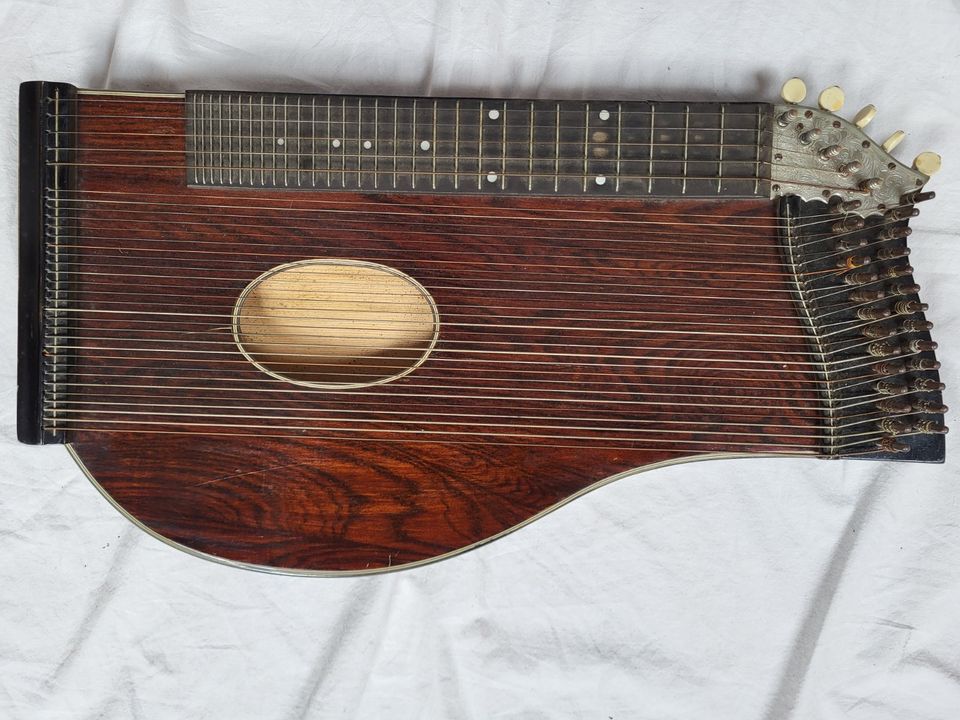 Antikes Saiteninstrument Gitarren Zither orig. Holzkoffer um 1900 in Affalterbach  