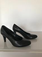 Gabor Pumps schwarz  klassisch, Größe 7 / 40 Absatzschuhe Hessen - Beselich Vorschau