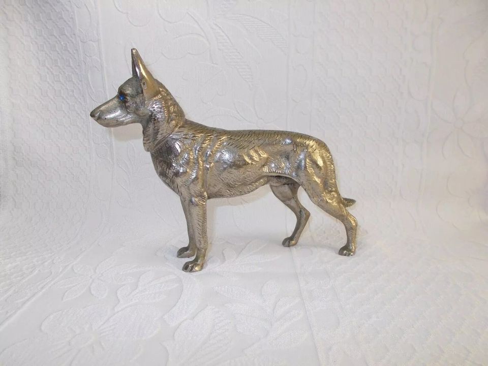 Deutscher Schäferhund Vintage Bronze Skulptur Figur in Berlin