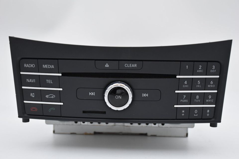 Mercedes-Benz W218 CLS CD Radio Comand Navi ECE A2189004908 in Barmstedt