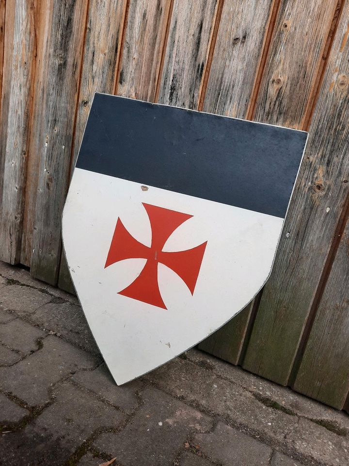 Mittelalter Larp Schild Schaukampf Kreuzritter in Halle