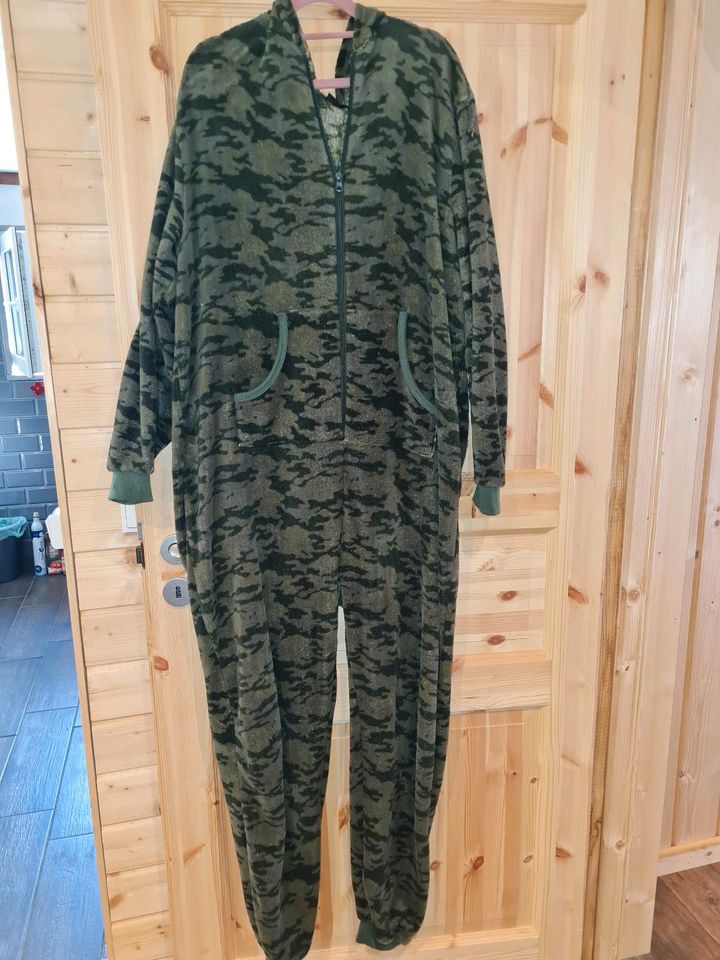 Jumpsuit Camouflage in Bienenbüttel