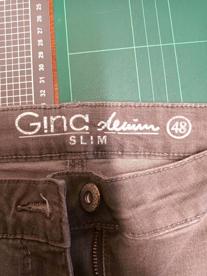 Skinny Jeans Größe 48 in Marsberg