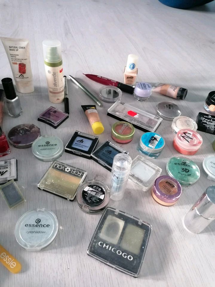 Kosmetikprodukte von verschiedenen Marken in Berlin