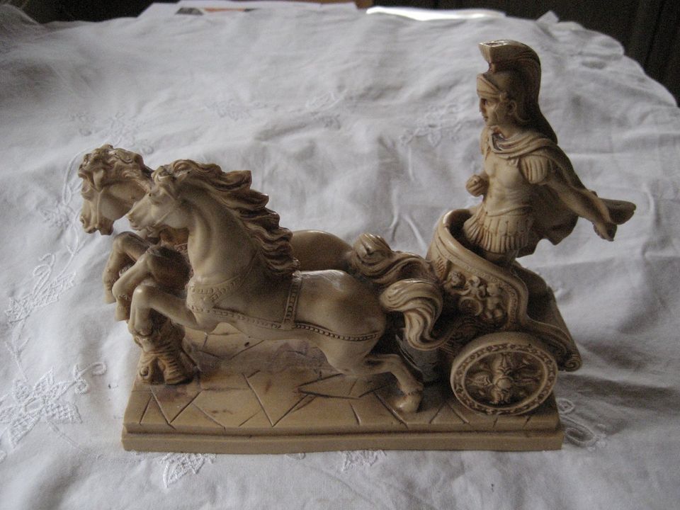 Römischer Streitwagen mit Pferde Römer Soldat Skulptur Rarität in Birkenheide