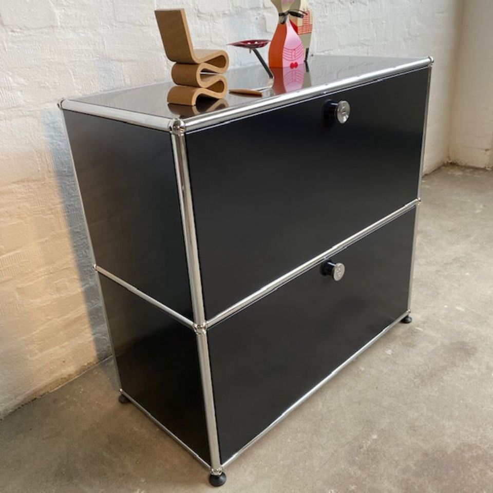 USM Haller Sideboard - Schwarz - Zwei Fächer - Klapptüren in Augsburg