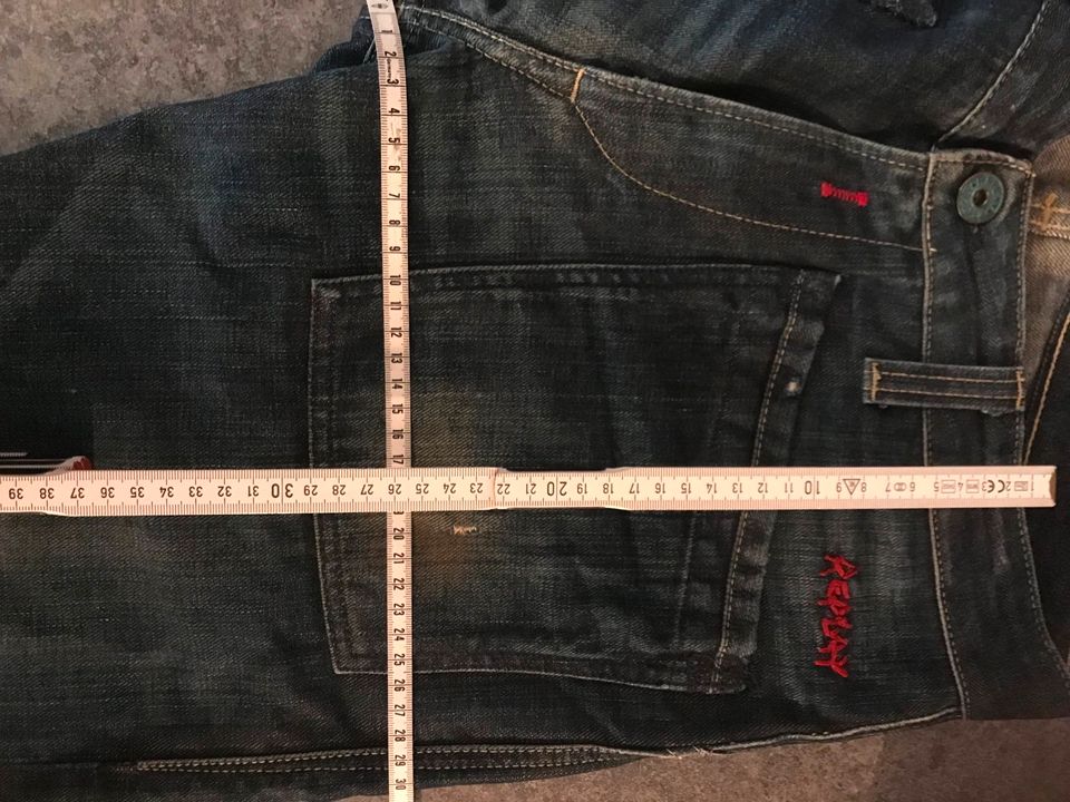 Dunkelblaue Jeans von Replay, W31/L32 in München