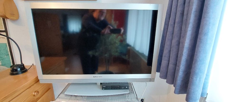 LED 40 Zoll Fernseher Grundig in Leiningen