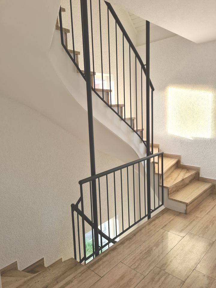 Hochwertige 3,5-Zimmer Wohnung mit neuer EBK / Balkon in Echzell in Echzell 