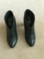 Schicke Schwarze Stiefelette v.Gerry Weber,Gr.39 Berlin - Charlottenburg Vorschau