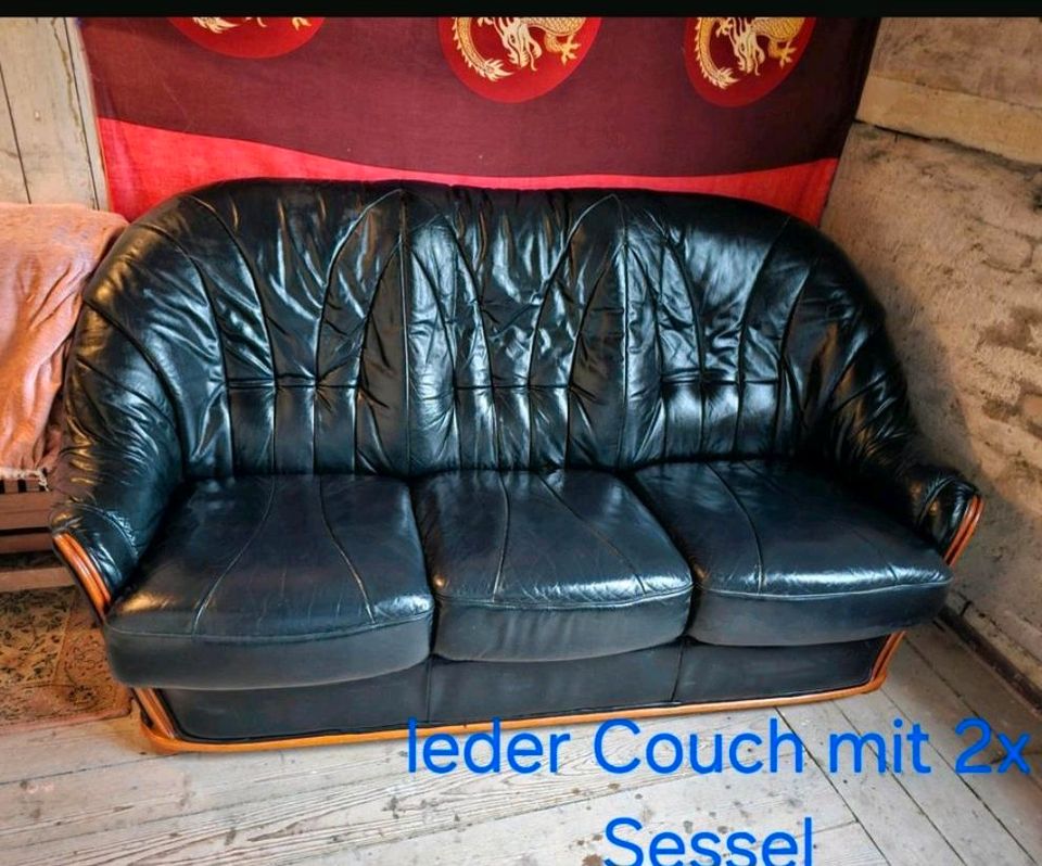 Leder Couch Garnitur in Landsberg (Saalekreis)