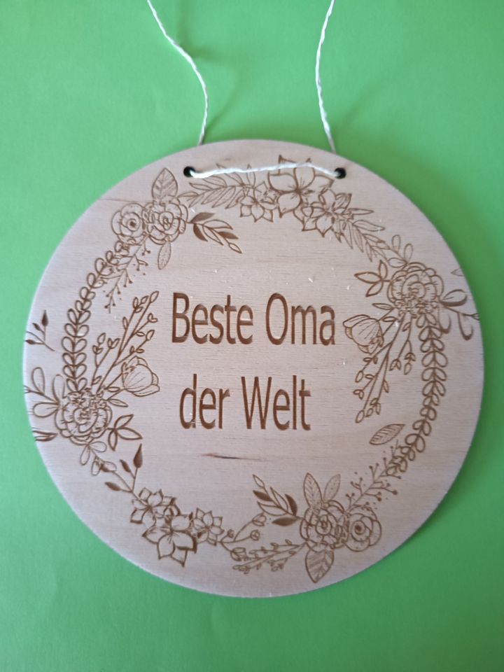 Oma Geschenk - Schild rund - Holz - Gravur - Oma in Großenhain