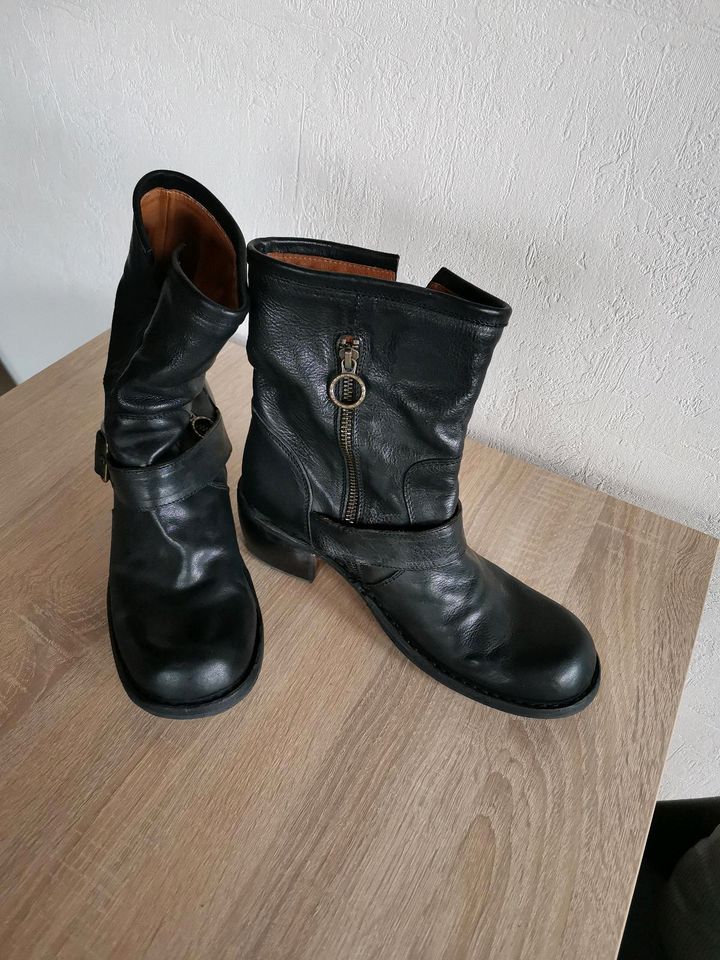 Schwarze Lederboots von Fiorentini&Baker in Dortmund