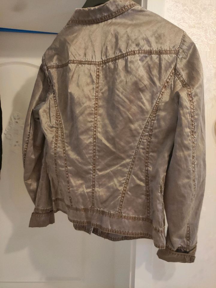 Zwei Blazer von Marc Aurel 38 schwarz und taupe Preis für beide in Montabaur