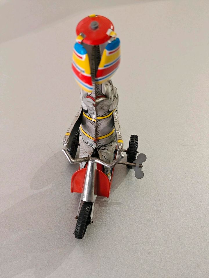 Tin Toy Elephant on Bike JW Josef Wagner Blechspielzeug U.S. Zone in  Nürnberg (Mittelfr) - Südstadt | Modellbau gebraucht kaufen | eBay  Kleinanzeigen ist jetzt Kleinanzeigen