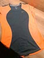 Sport T-shirt Nike Gr. S Schwarz Orange Running Hessen - Linsengericht Vorschau