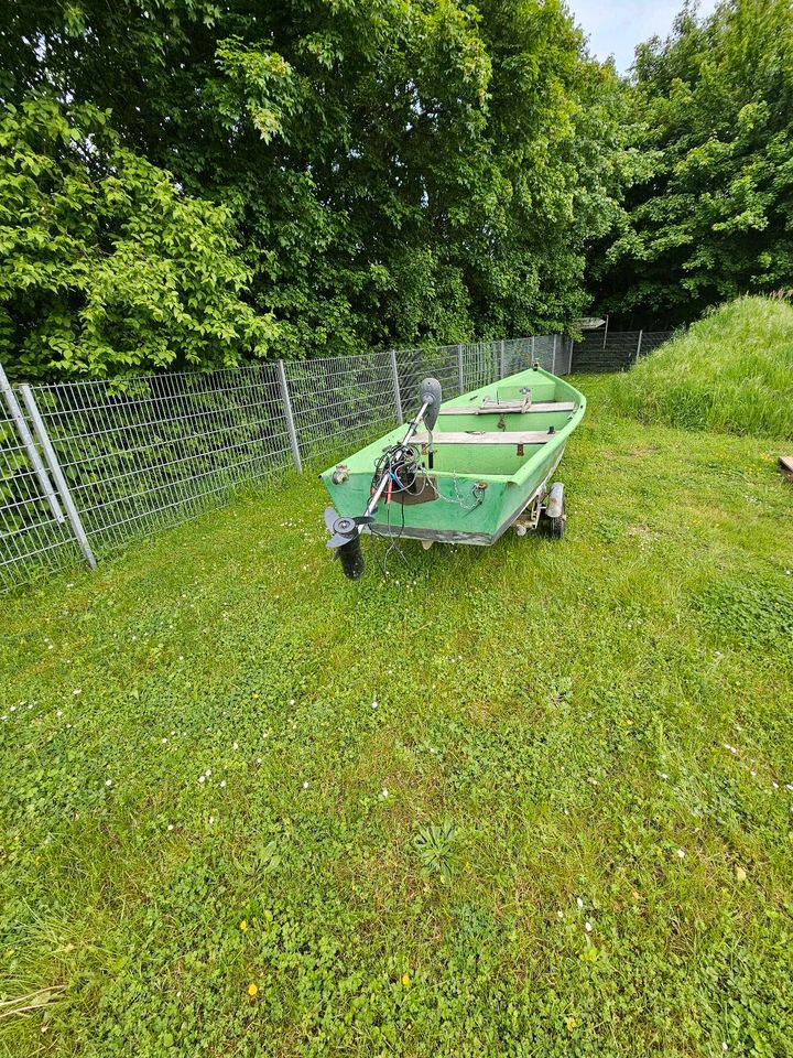 Angelboot Ruderboot mit Motor und Trailer ohne straßenzulassung in Ahlen