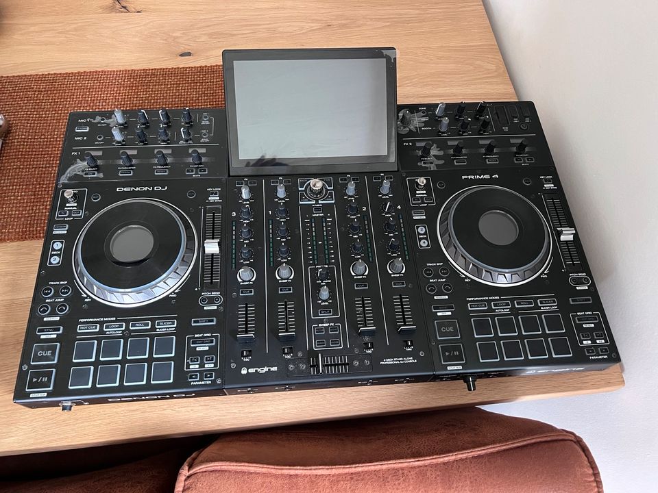 Denon DJ Prime 4 DJ Controller in Ochtrup