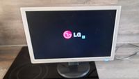 LG Flatron W2242t Monitor Flachbildschirm Fernseher Playstation Sachsen-Anhalt - Salzmünde Vorschau